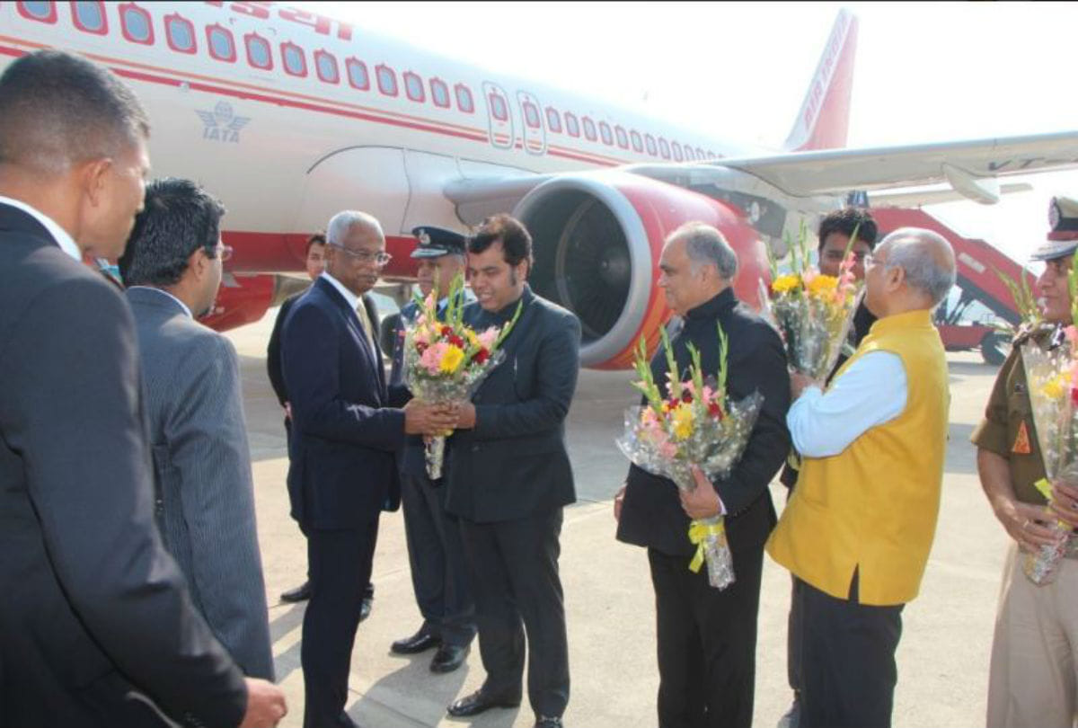 Maldivian President Ibrahim Mohamed Solih visited Taj Mahal with wife