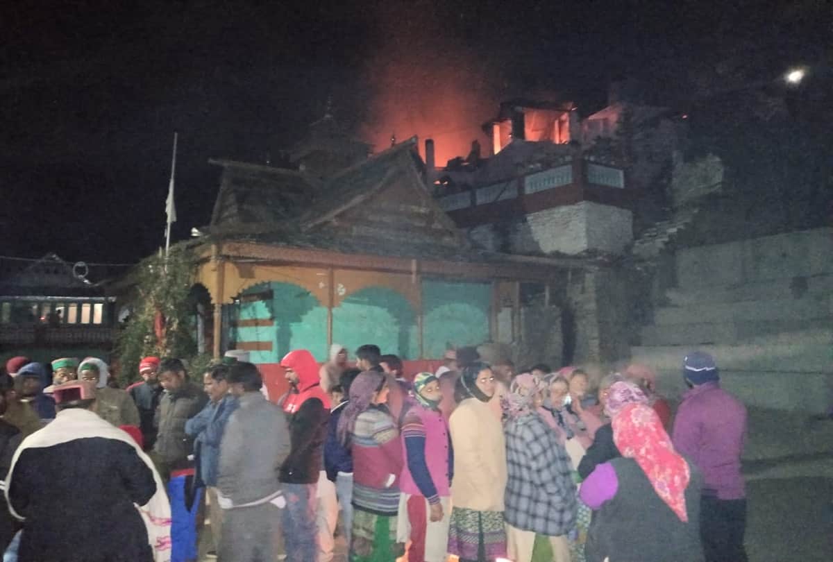 rohru Fierce fire affected families in deep shock