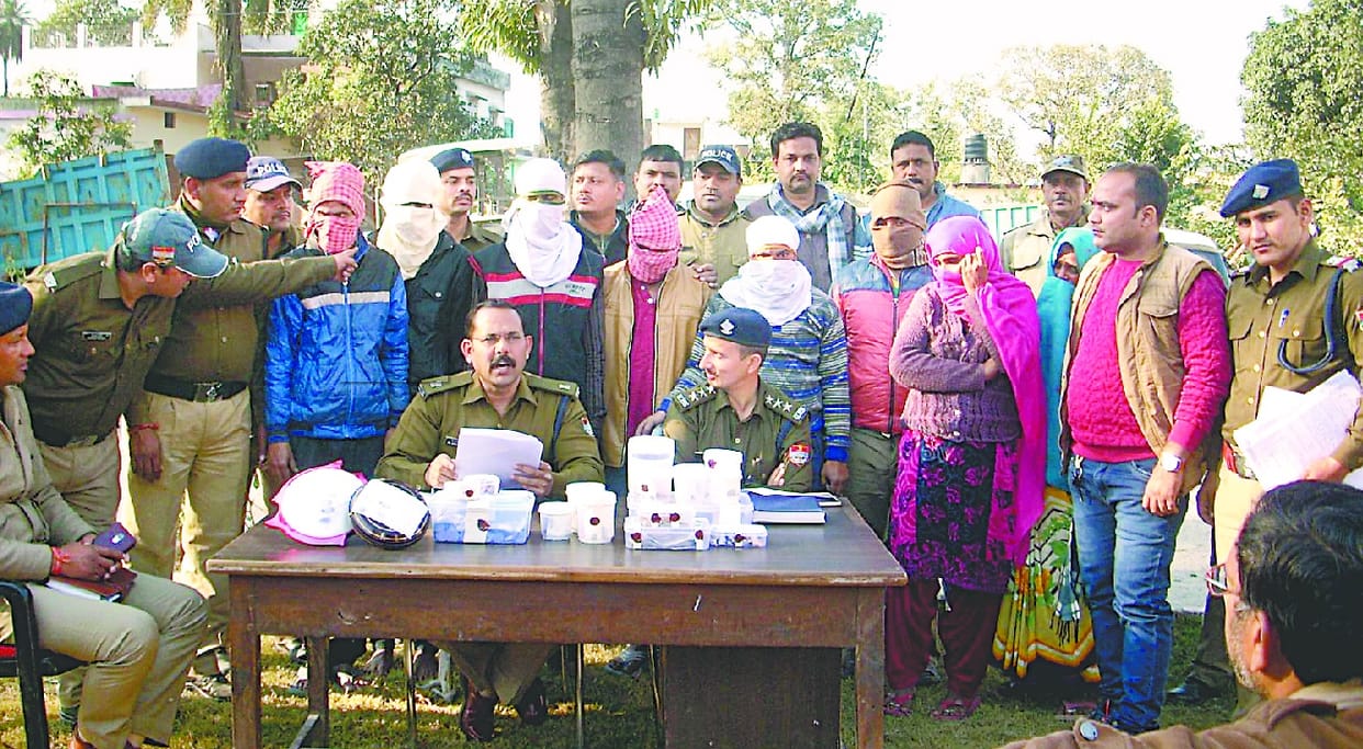 8 arrested including mother and son for theft