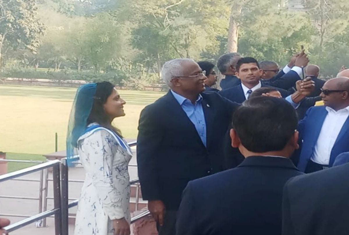 Maldivian President Ibrahim Mohamed Solih visited Taj Mahal with wife