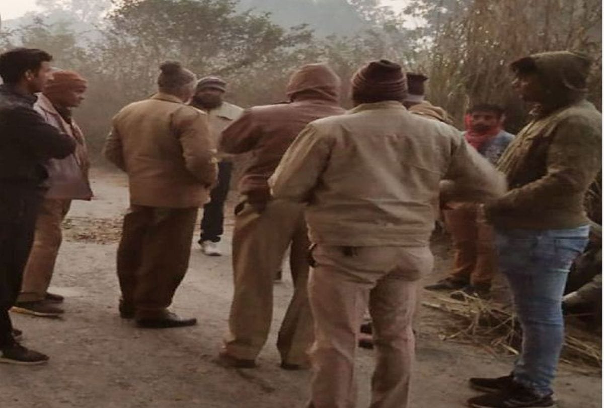 miscreants looted traders after road hold up in kasganj