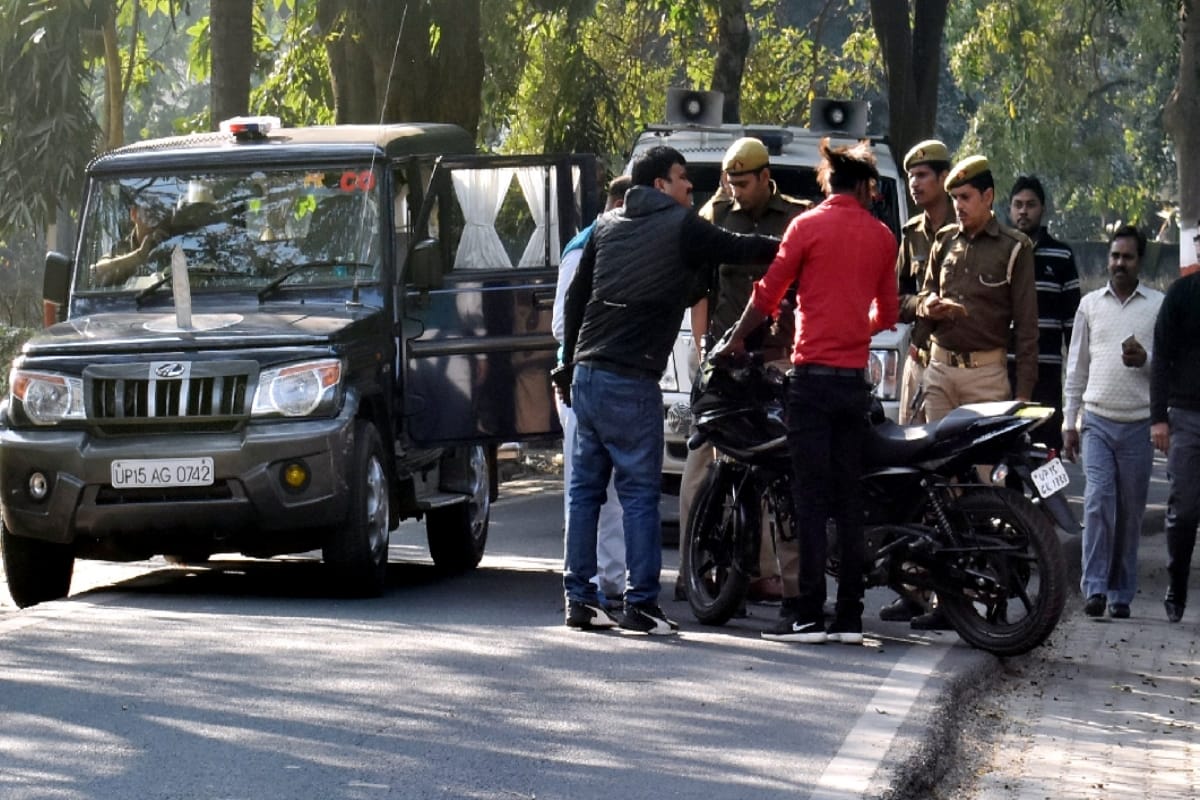 UP man was taking selfie on the middle of the road in meerut sent to police station