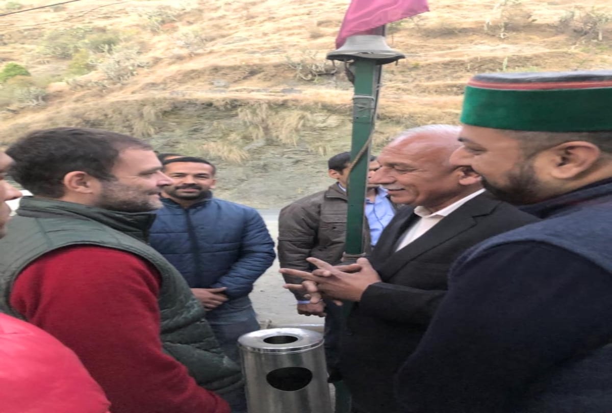 congress president rahul gandhi reached shimla with sister priyanka gandhi