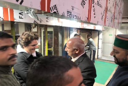 congress president rahul gandhi reached shimla with sister priyanka gandhi