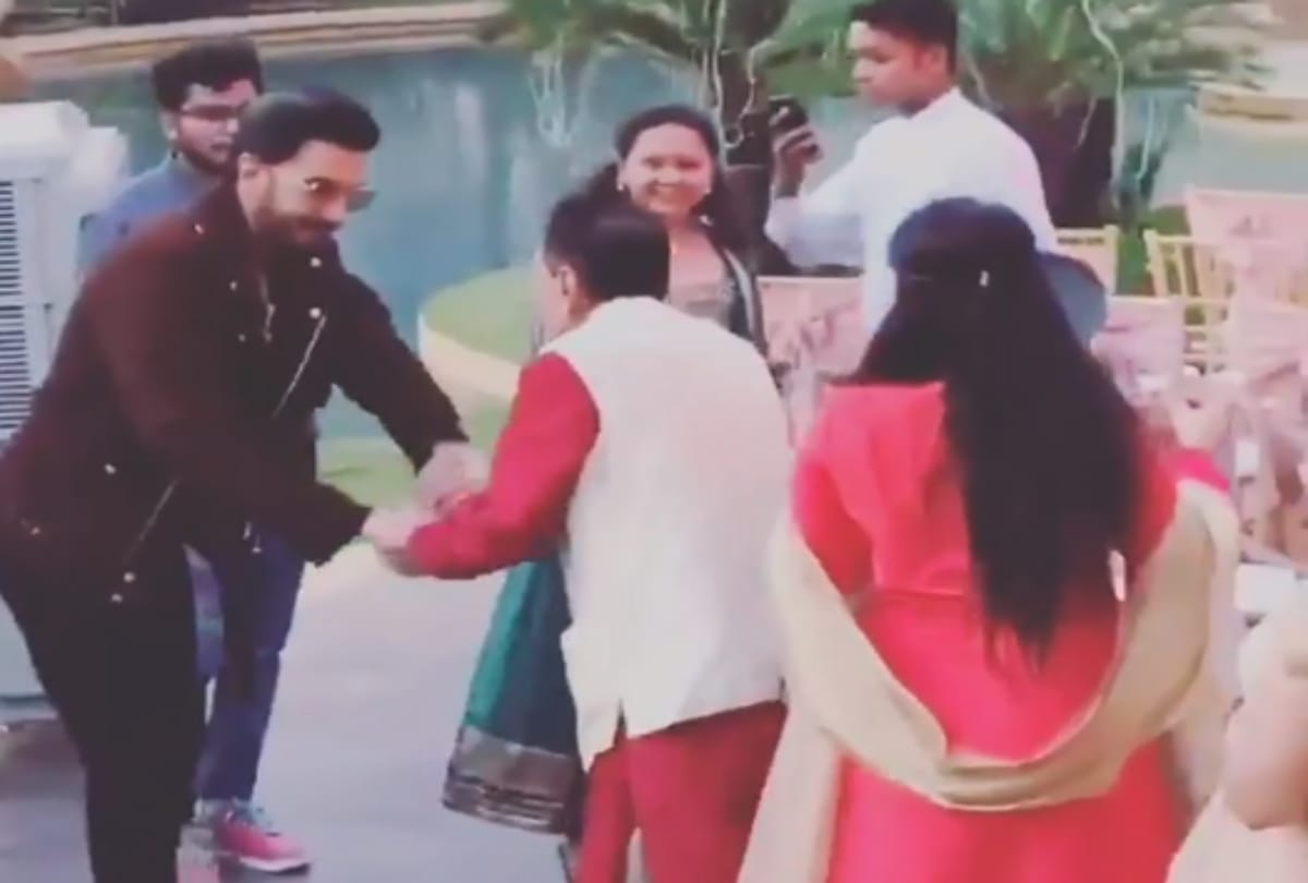 Ranveer Singh gatecrashes wedding during Simmba promotion,video viral