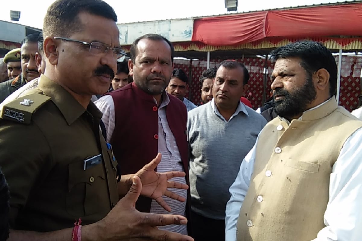 Ashish Murder Case Meerut father cried in front of SP City request for security