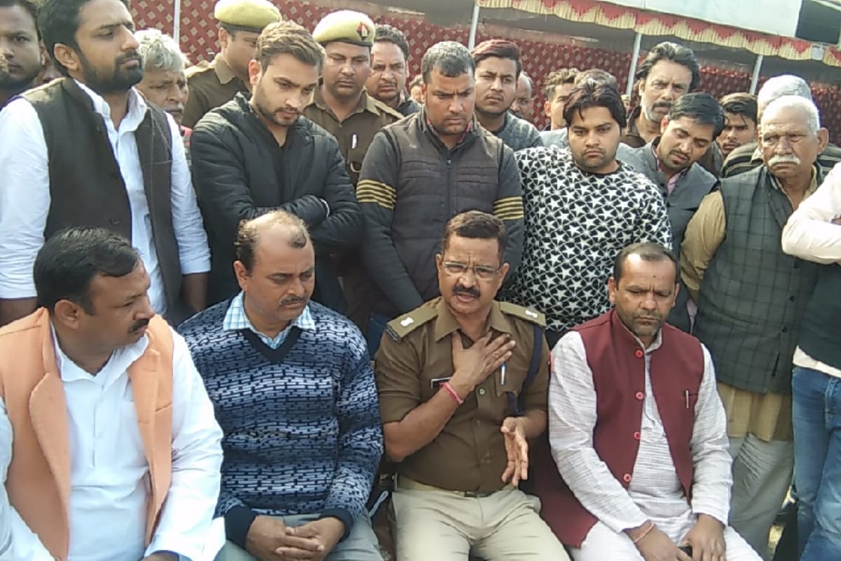 Ashish Murder Case Meerut father cried in front of SP City request for security