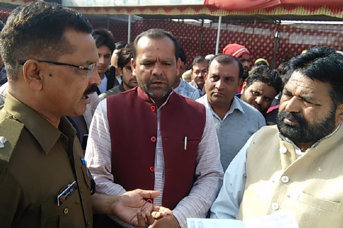 Ashish Murder Case Meerut father cried in front of SP City request for security