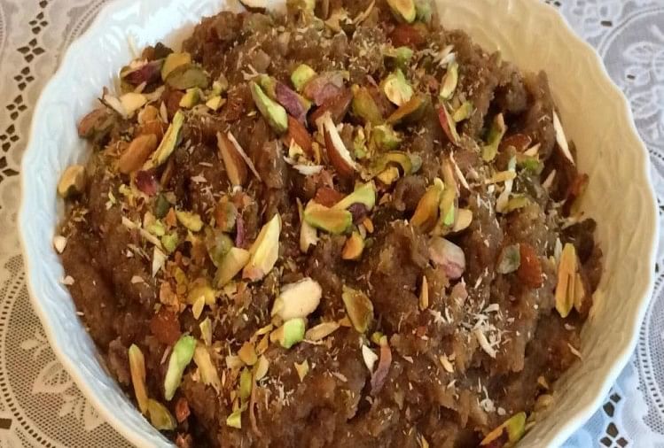 हलवे के शौकीन लोग इस सर्दी जरूर खाएं खजूर का हलवा, हर बीमारी से रहेंगे दूर  - Know The Easy Recipe Of Khajur Ka Halwa Or Date Halwa - Amar Ujala Hindi