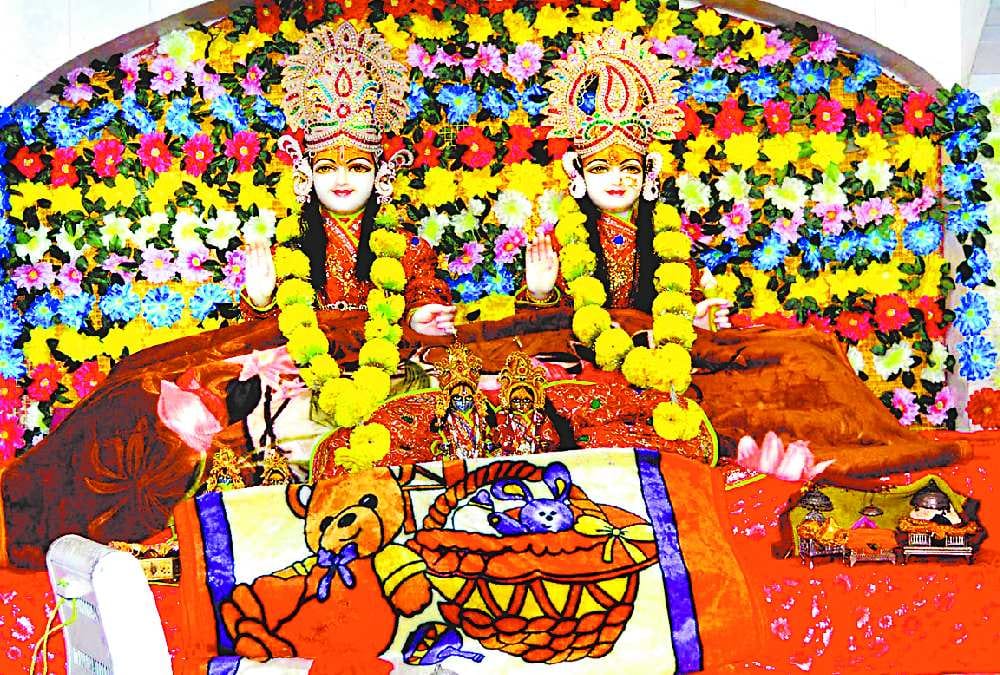 blanket and blower for gods in ayodhya.