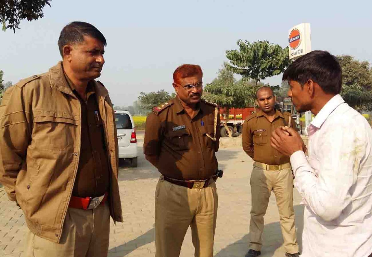 Loot on petrol pump while Binding employees