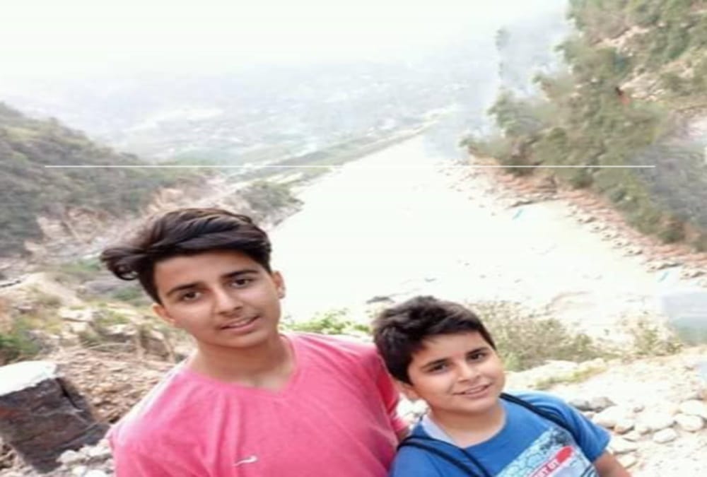 Two Brothers killed in car accident during fall into ditch in tehri