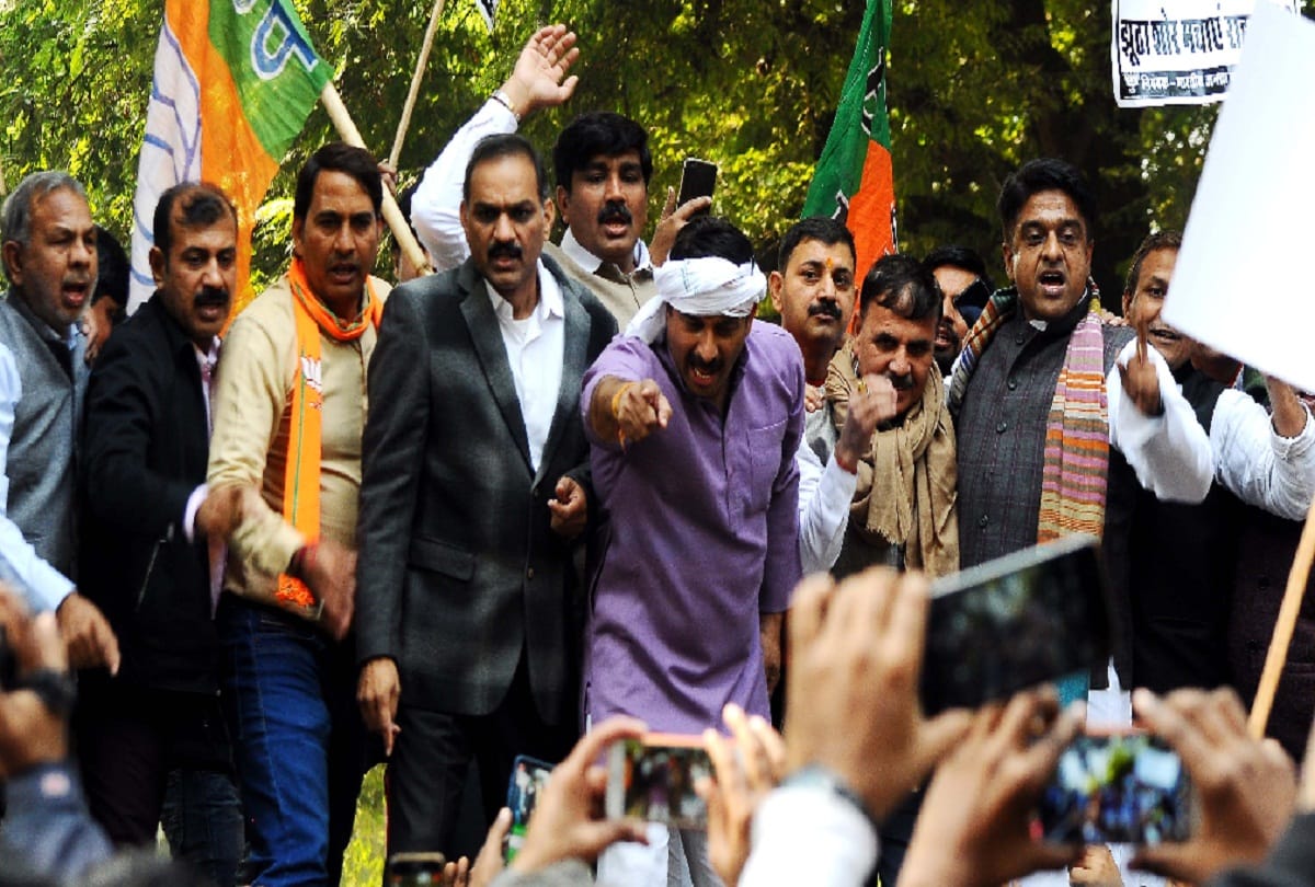 manoj tiwari attack on rahul gandhi over rafale deal