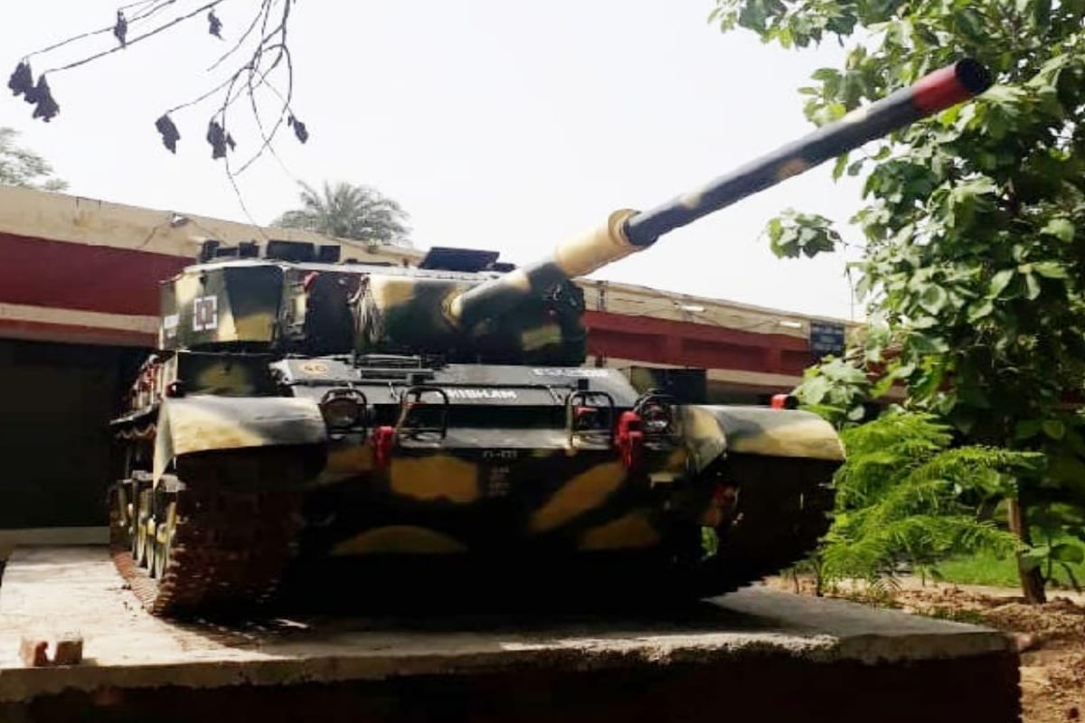 Tank on crossing on meerut roads says the story of victory of indian army