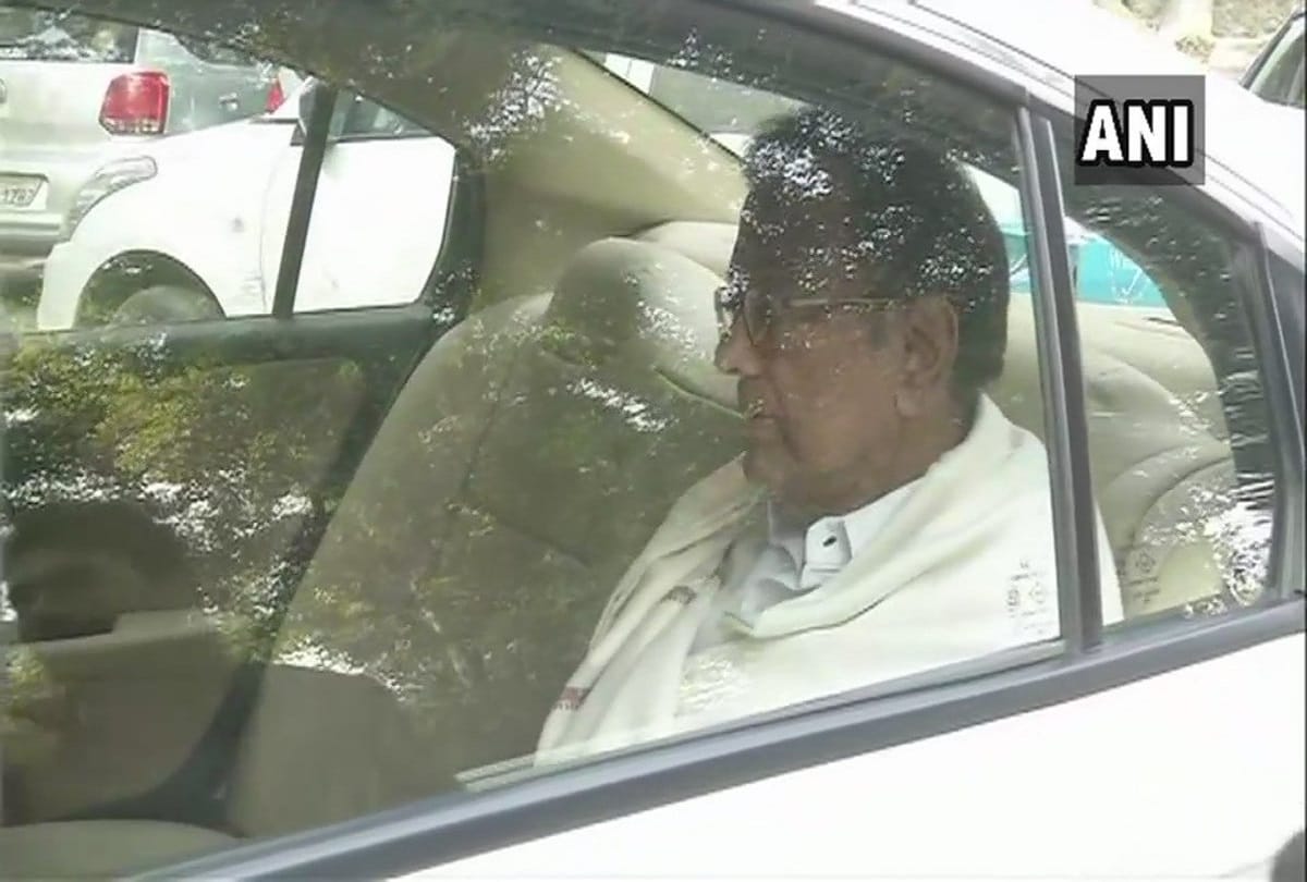 P Chidambaram reached Enforcement Directorate headquarter in INX Media Case.