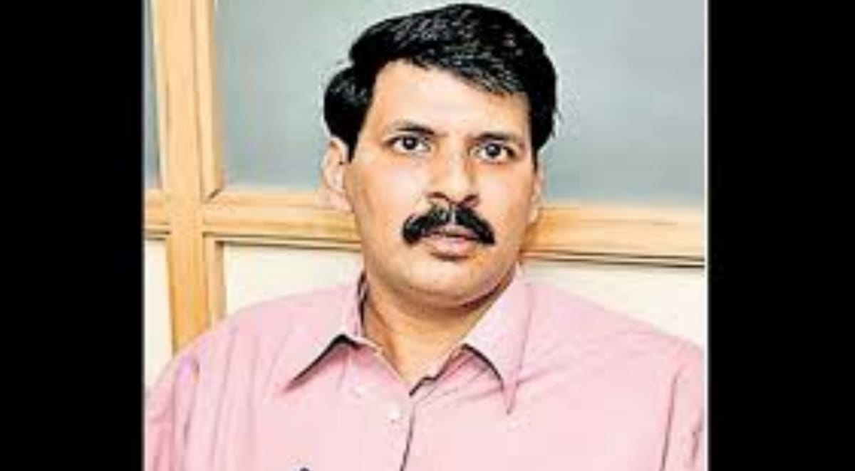 IPS Rajnish Rai arrested for arresting D G Vanzara