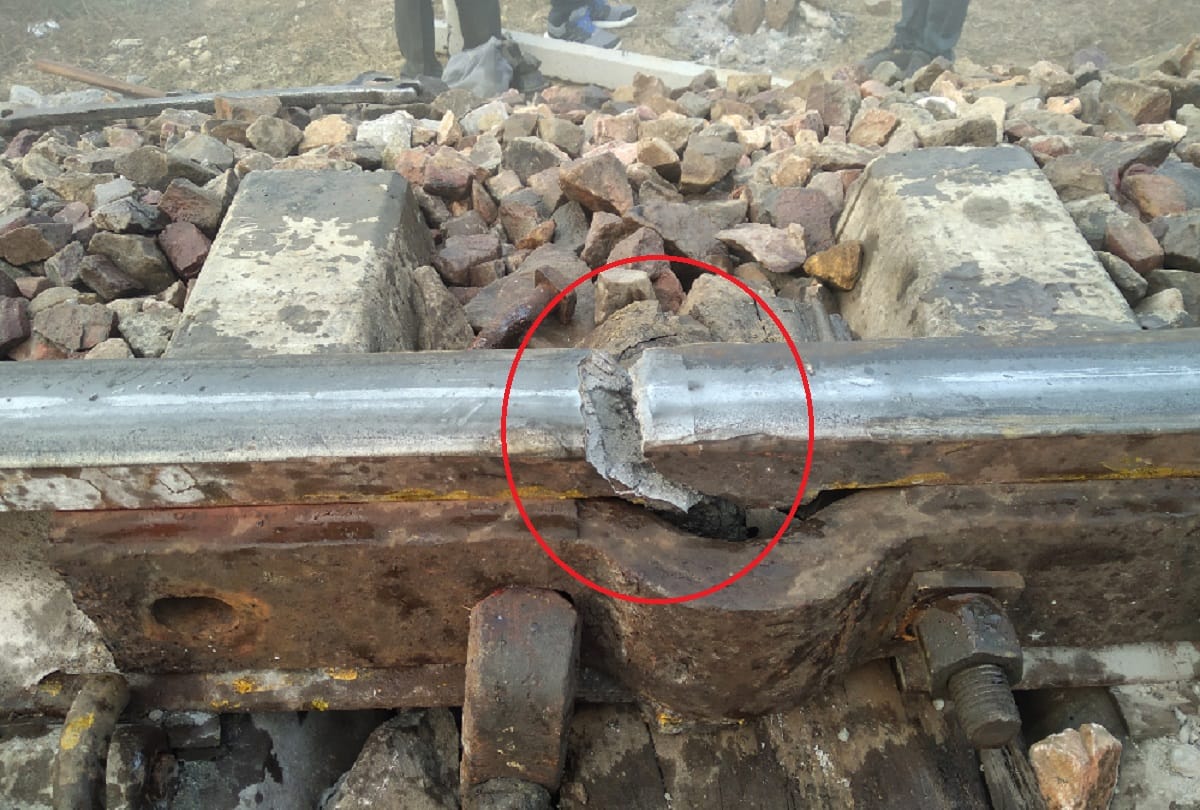Sahranpur, Utkal Express train of try to overturn in uttar pradesh