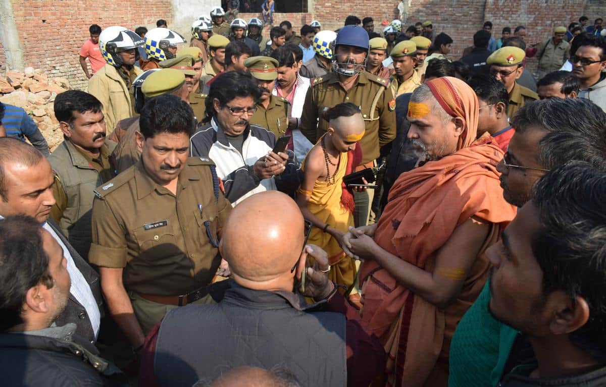Shiva lingam thrown in dump in varanasi