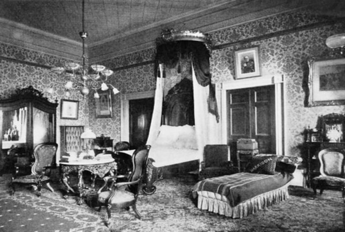 Ghost in the White House where American President live