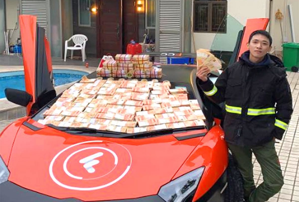 Hongkong: Man named wong ching kit tossed cash on street gets arrested