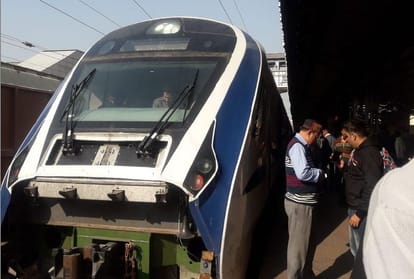semi highspeed train 18 successful trial between delhi to agra