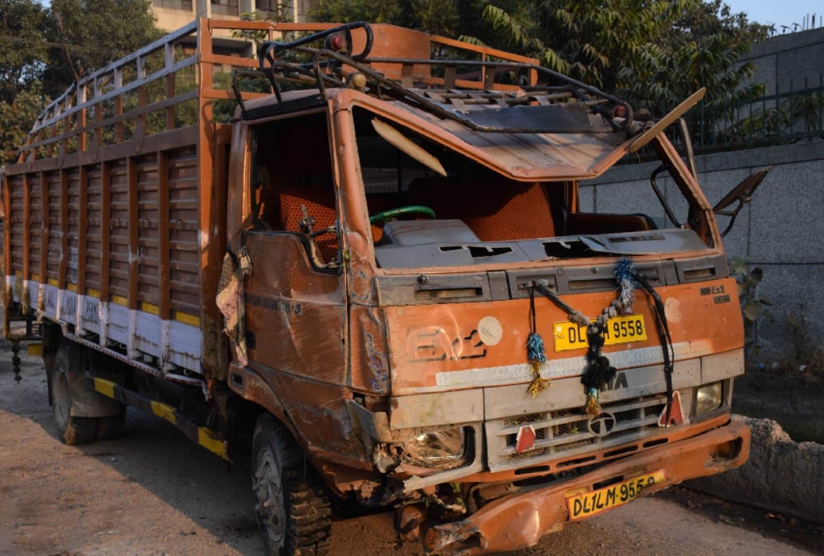 Girl died in road accident in delhi side story