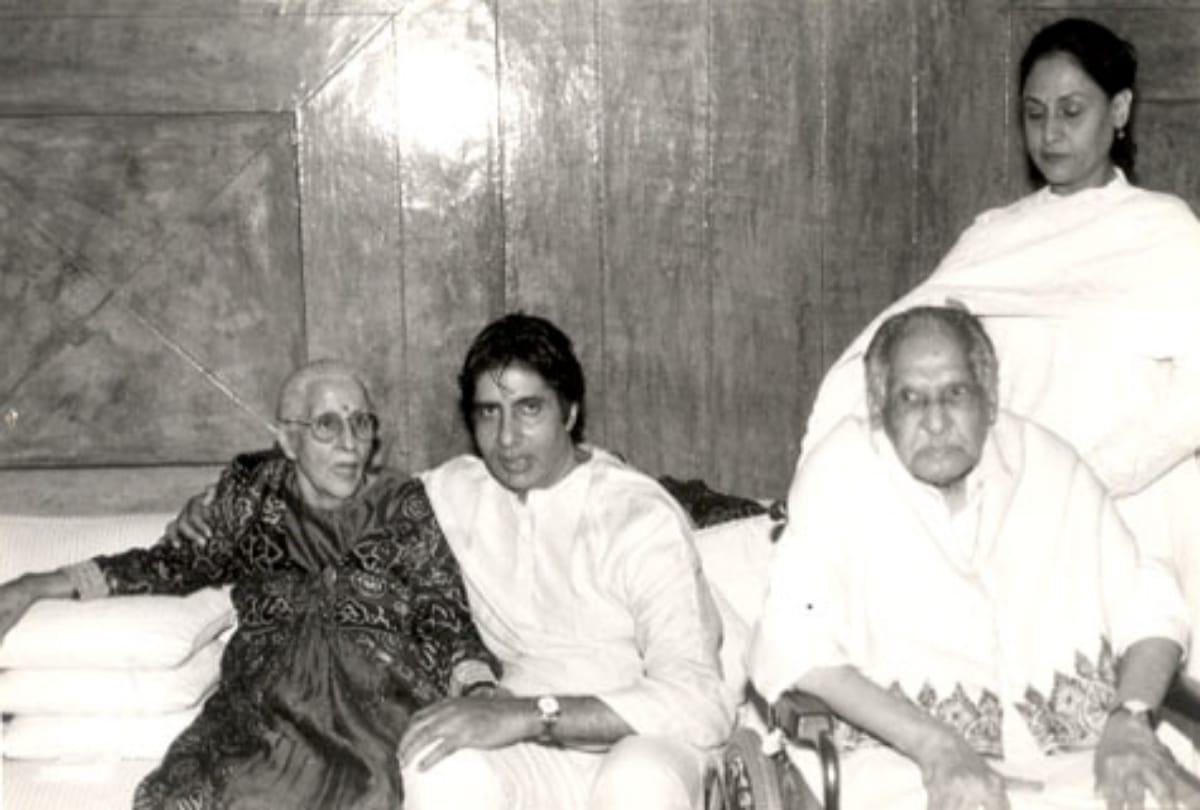 Amitabh Bachchan gets emotional on mother Teji Bachchan death anniversary