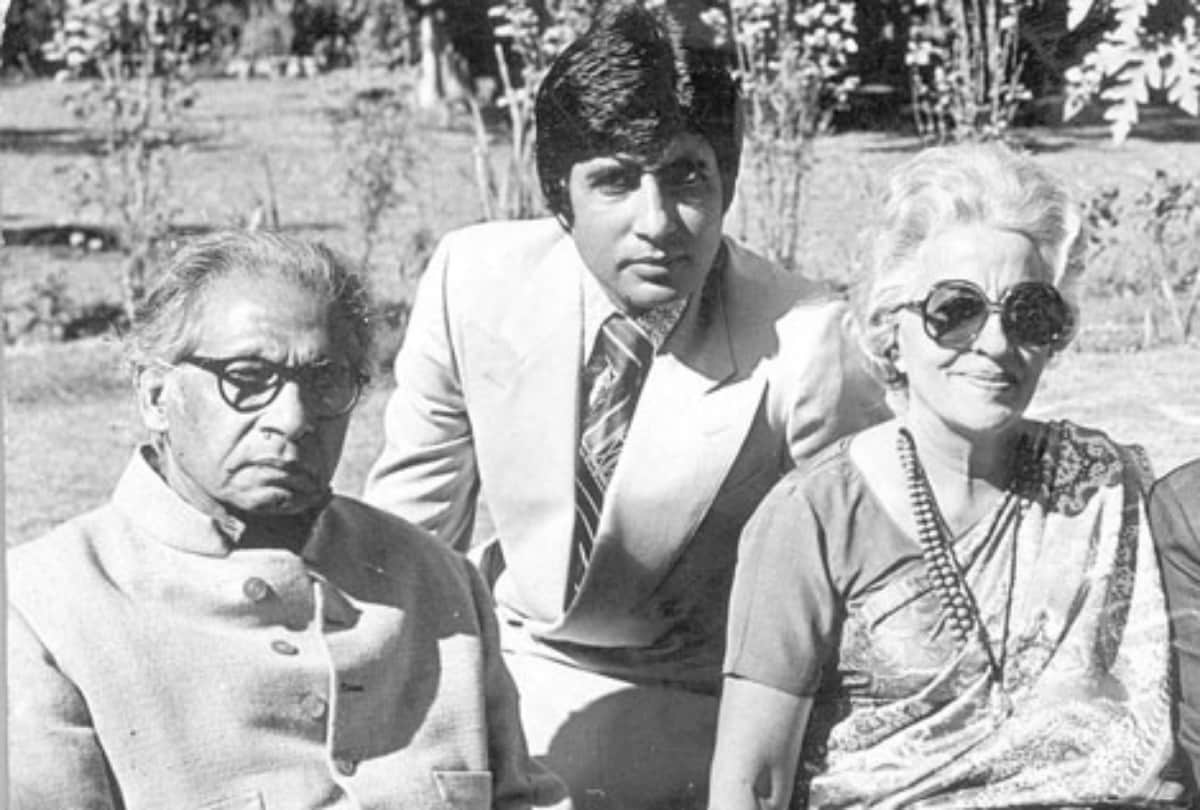 Amitabh Bachchan gets emotional on mother Teji Bachchan death anniversary