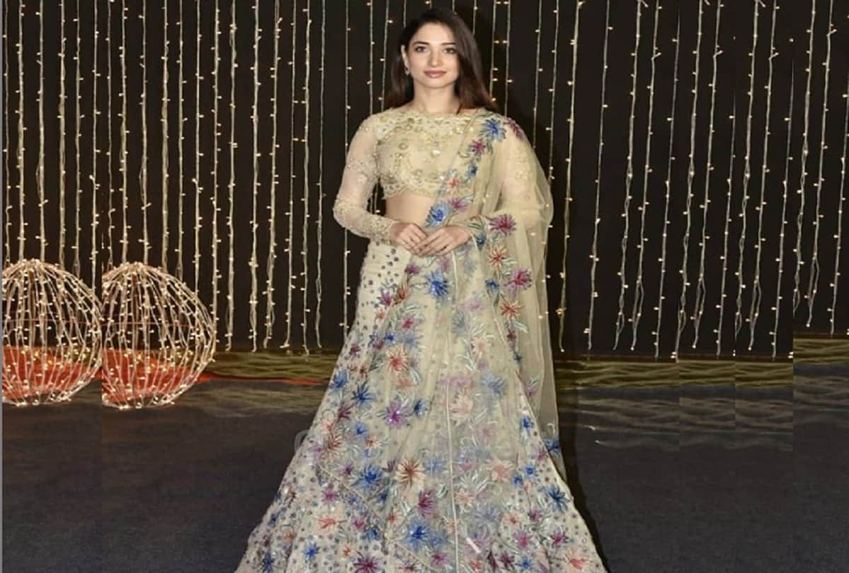 priyanka chopra and nick jonas 3rd reception at mumbai taj lands