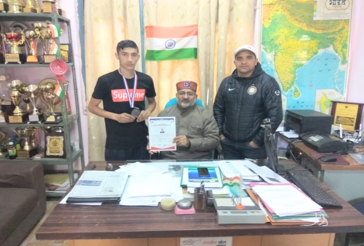 Himachal boxer Navraj Chauhan won the National Bronze Medal
