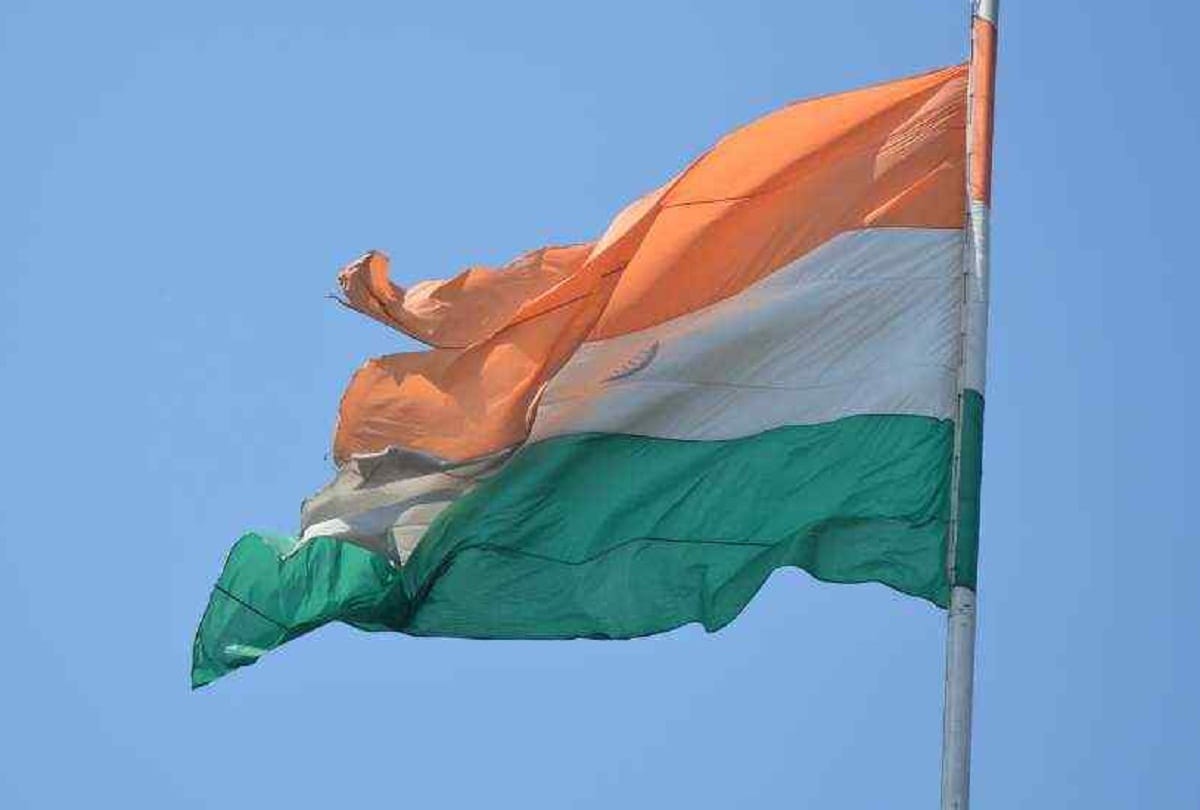 Religious place Photograph instead of Ashok Chakra in national flag in Bareilly