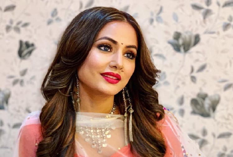 Hina Khan back in Kasautii Zindagii Kay 2 as Komolika looks hot in pictures