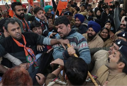 BJP protest against Congress on Rafael issue in Chandigarh