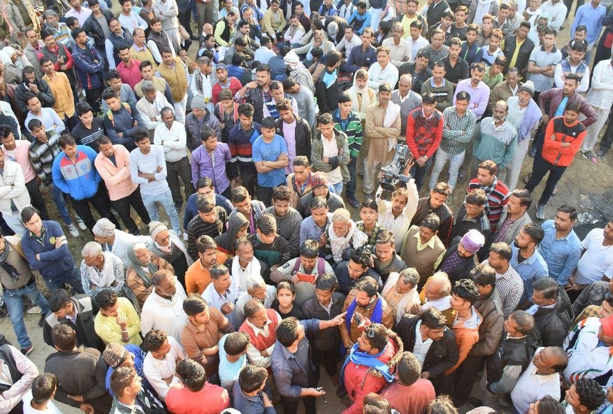 villagers protest against yogi adityanath government over high school girl sanjali death in agra
