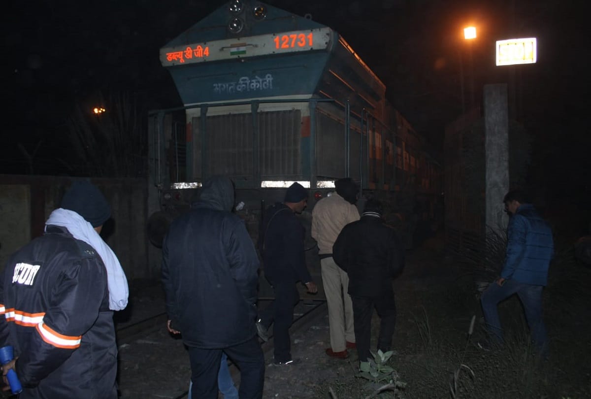 Meerut news, Rail accident avoided