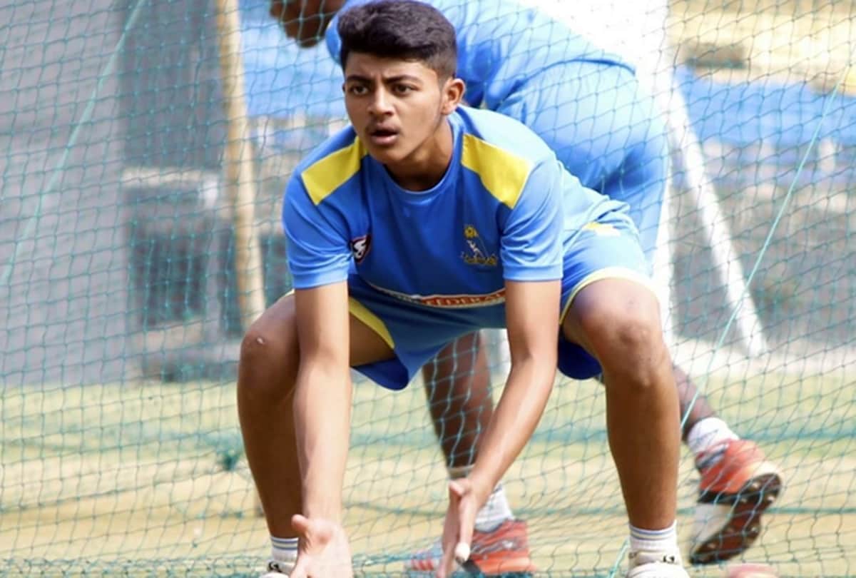 Prayas Ray Burman becomes youngest debutant in IPL during SRH vs RCB match