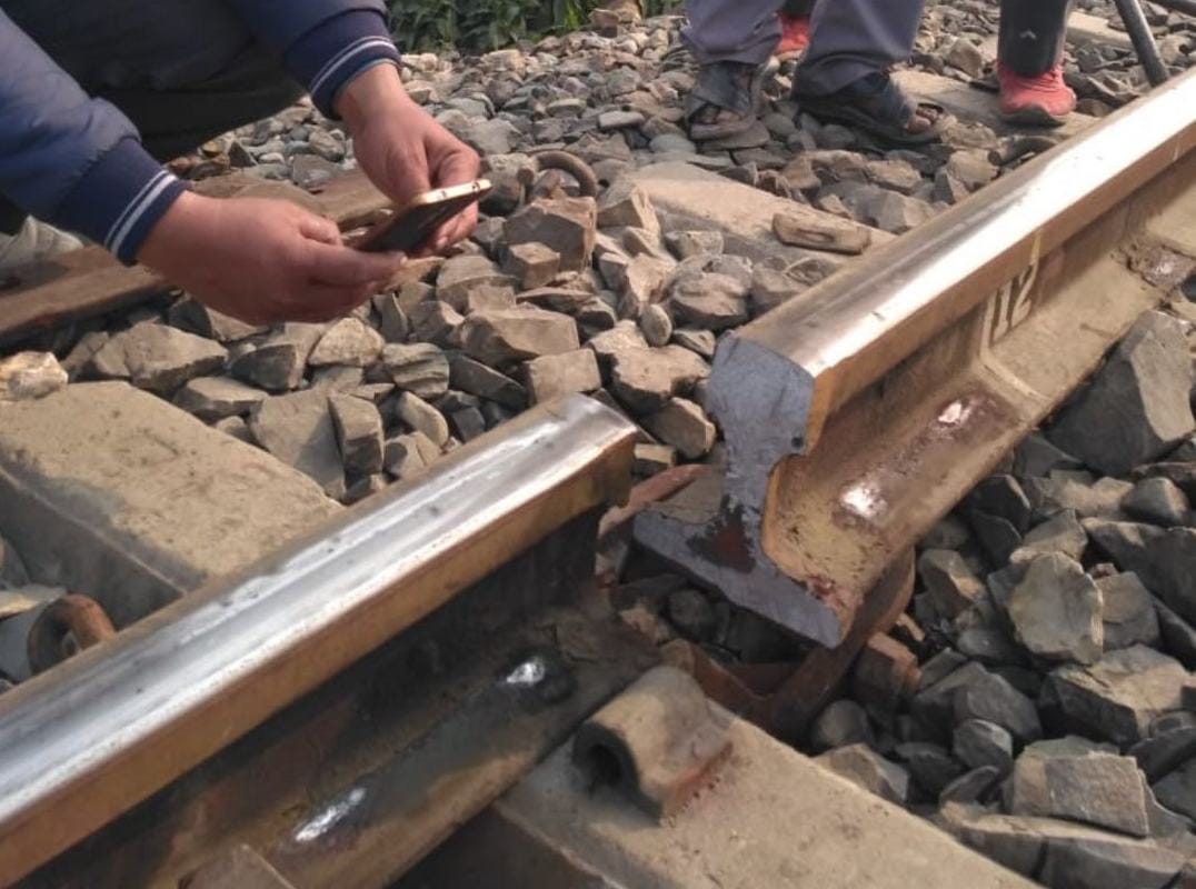 train running from cracked railway track at mau