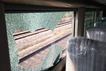 train-18 vandalise by stone pelters during trial run from delhi to agra