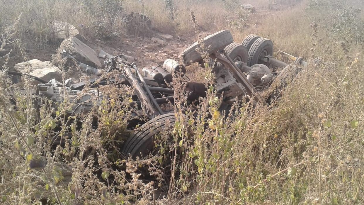 truck fallen in ditch at mirzapur two killed