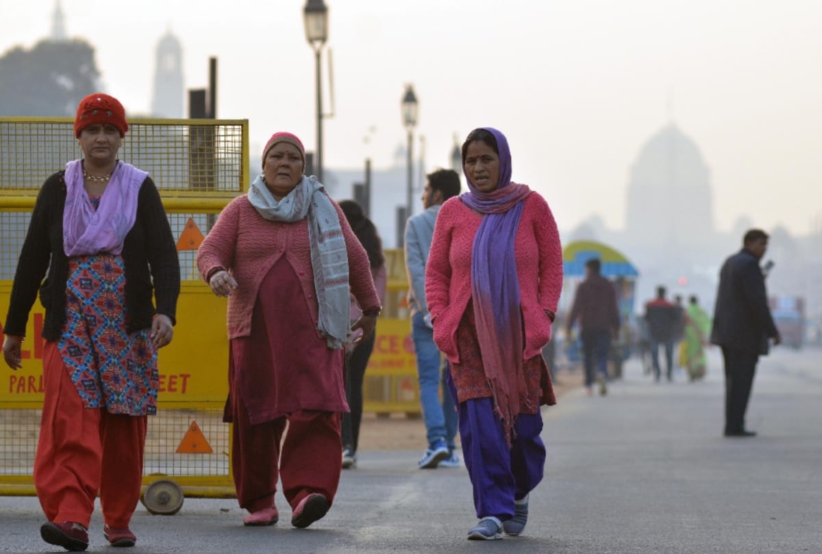 Heavy cold in Delhi once again on four degrees