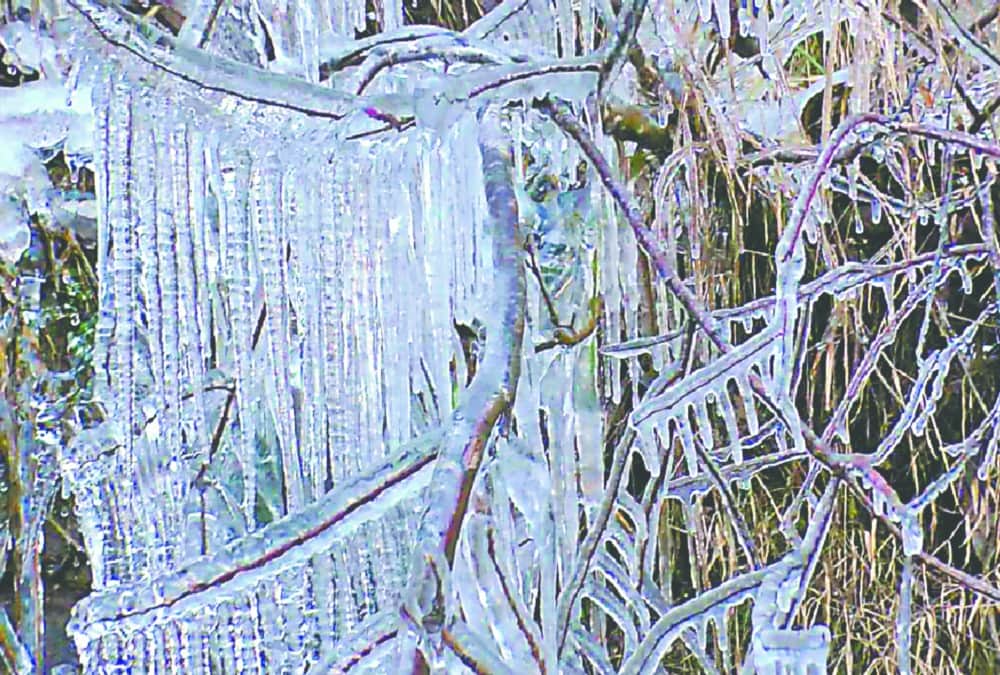 Bitter Cold weather freeze waterfall and river in uttarakhand photo 