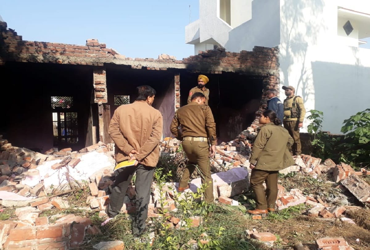 blast at gangster Murder accused house in Gangyal