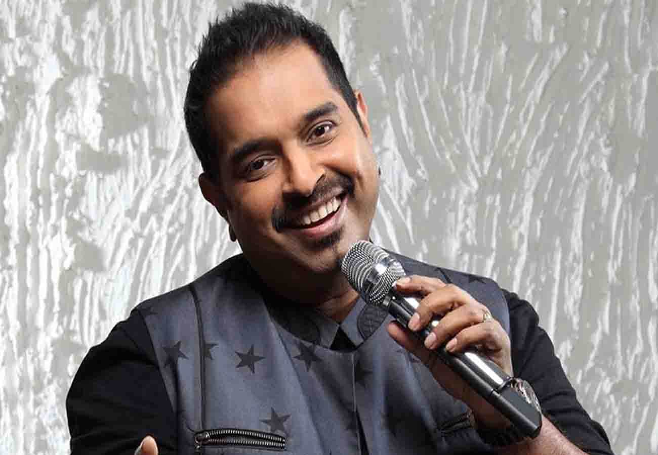 shankar mahadevan share video of old man sing a song video viral