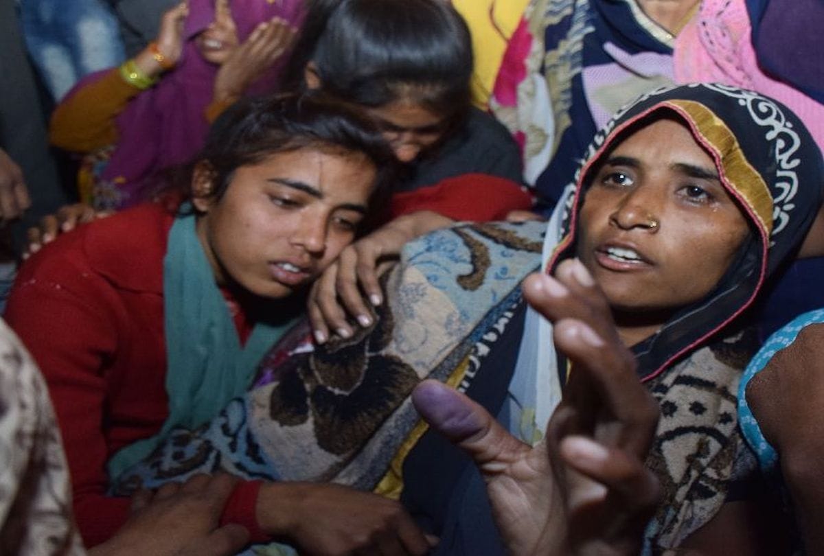 victim family want justice for sanjali murder case of agra