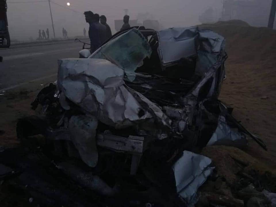 Pregnant woman killed in accident before give birth child 