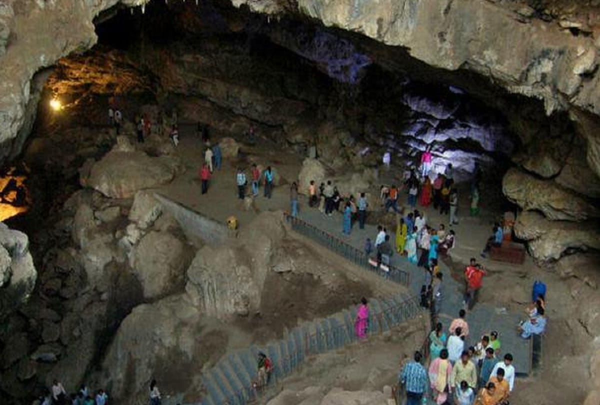 patal bhuvaneshwar cave temple pithoragarh uttarakhand