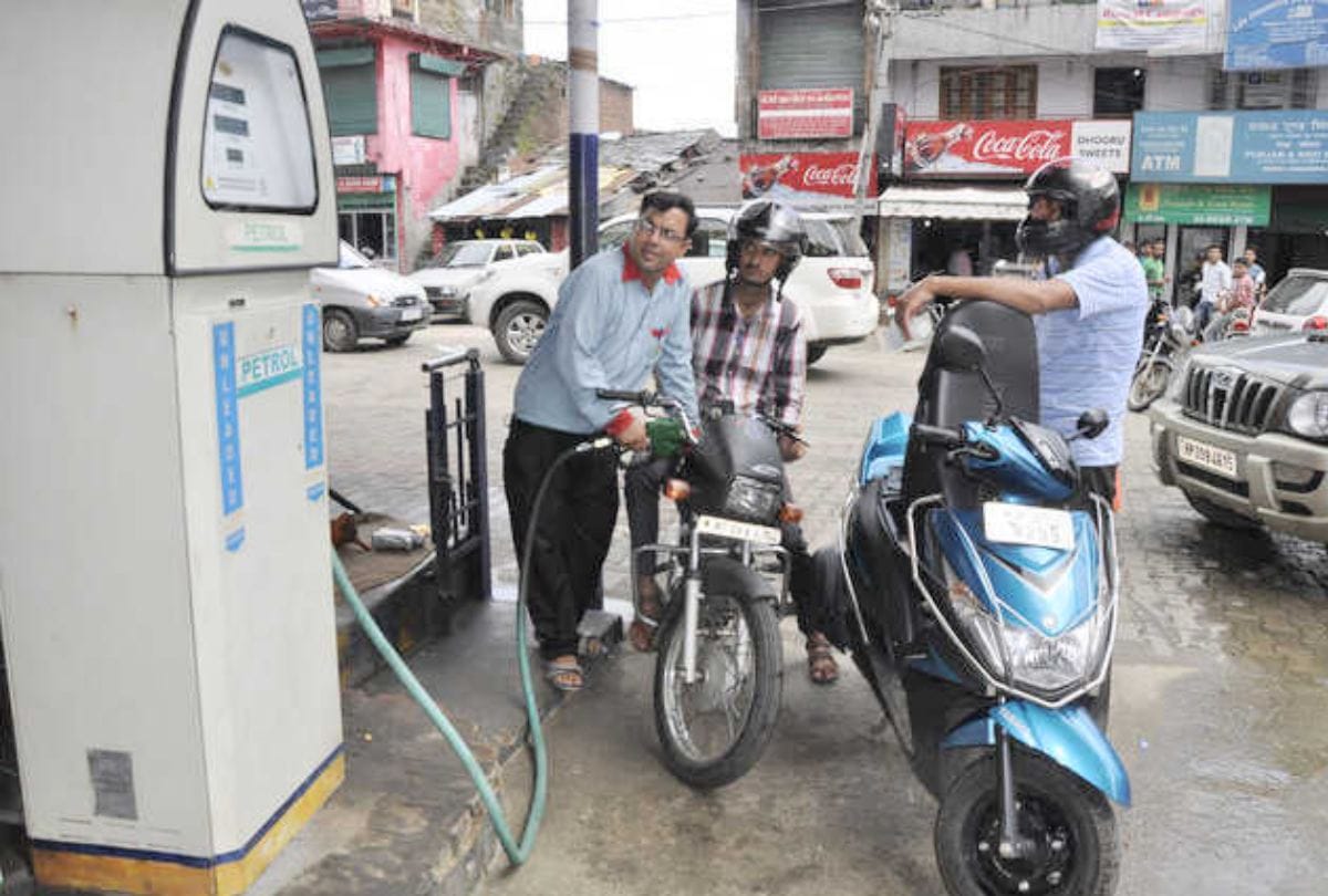 Two wheeler riders without helmets will not get fuel at filling stations in Noida and Greater Noida