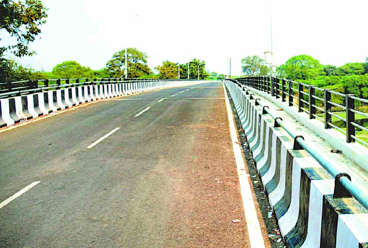 Maharashtra: Several injured after a small bridge collapsed in near Mahabaleshwar in Satara district