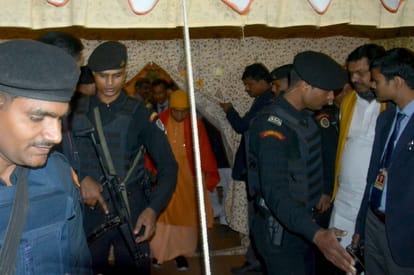 Yogi adityanath says that non resident indian got new memories of hospitality