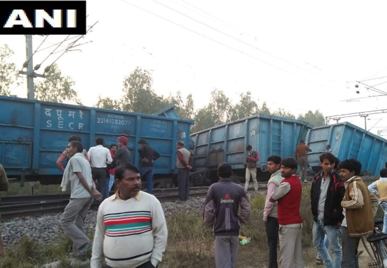 Fifty coaches derail in Hardoi